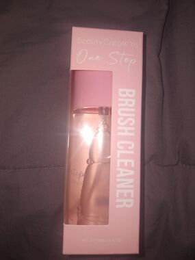 Beauty Creations Brush Cleaner Bottle in Light Pink